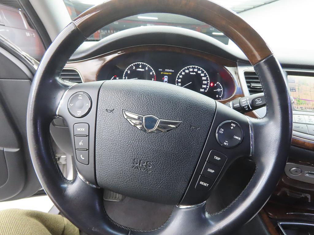 HYUNDAI Genesis - Vista 8