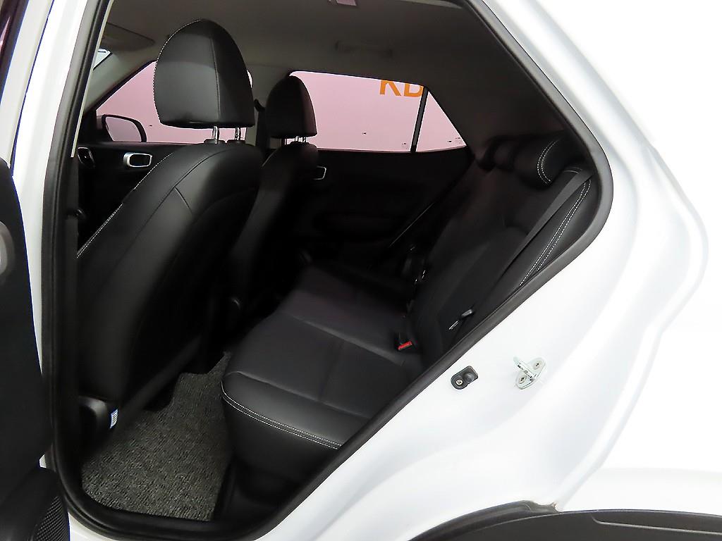 HYUNDAI Venue - Vista 6