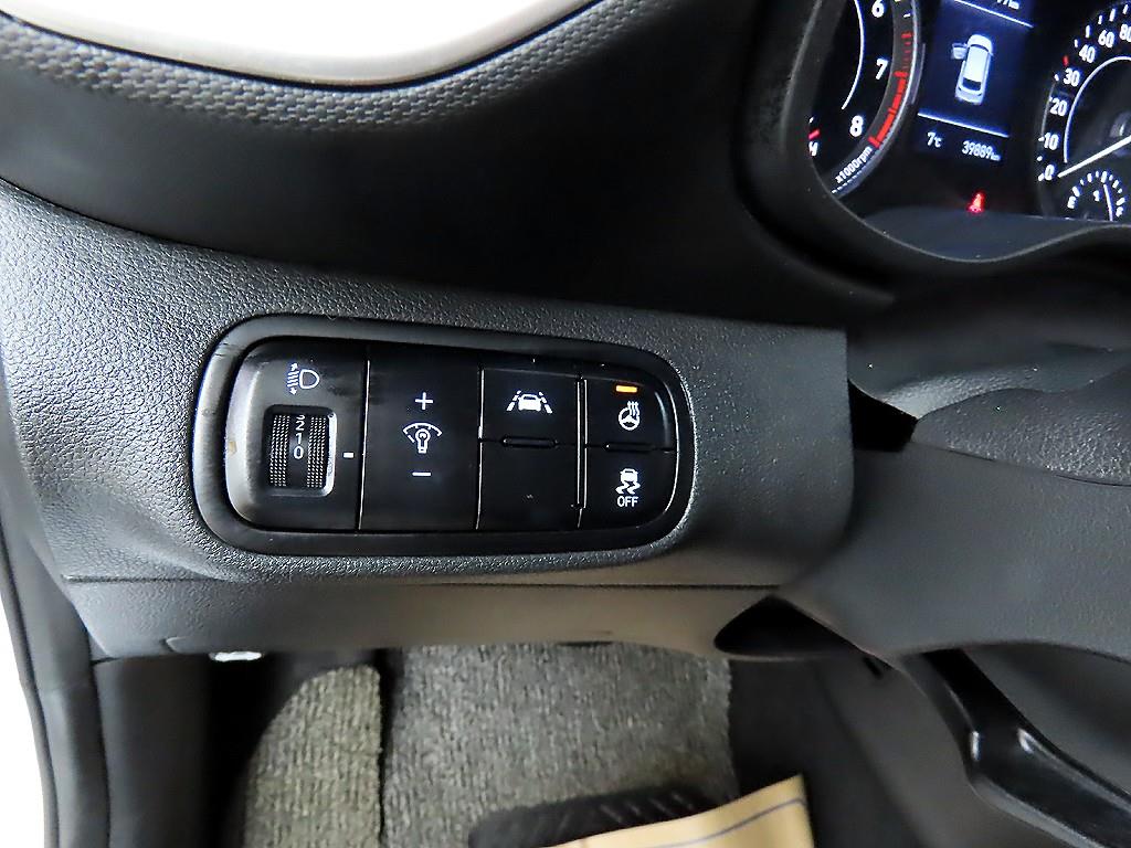 HYUNDAI Venue - Vista 12