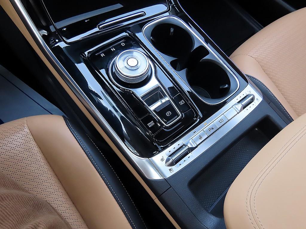 KIA Carnival - Vista 10