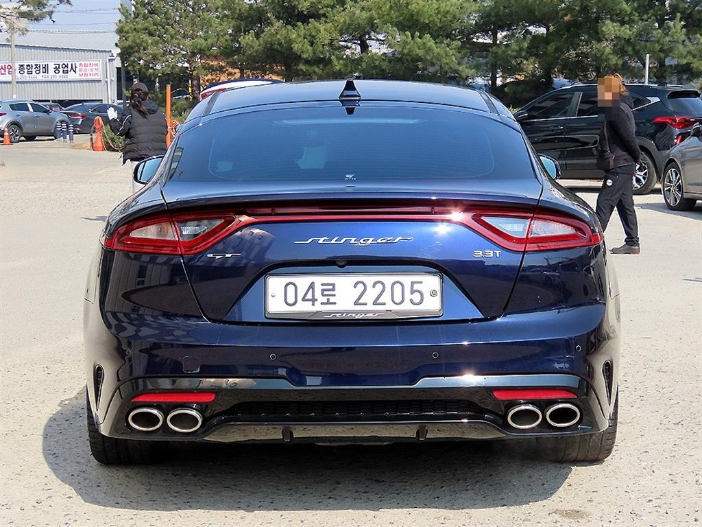 KIA Stinger - Vista 4
