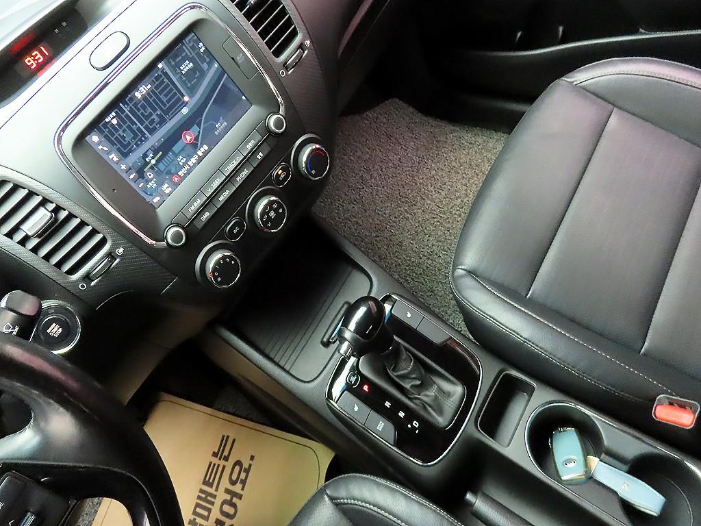 KIA K3 2018 Azul - Importación desde Corea - HF Imports Iquique - Foto 16