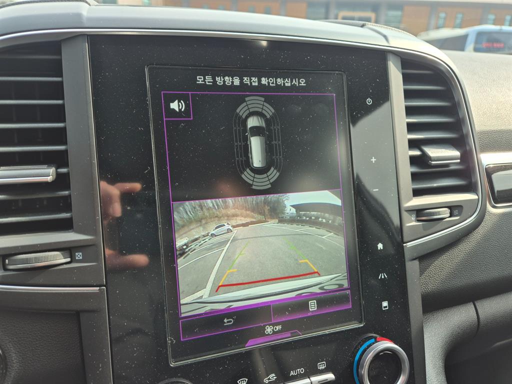 SAMSUNG QM6 - Vista 8