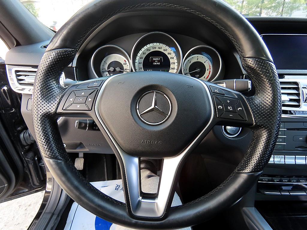 Mercedes Benz E class - Vista 8