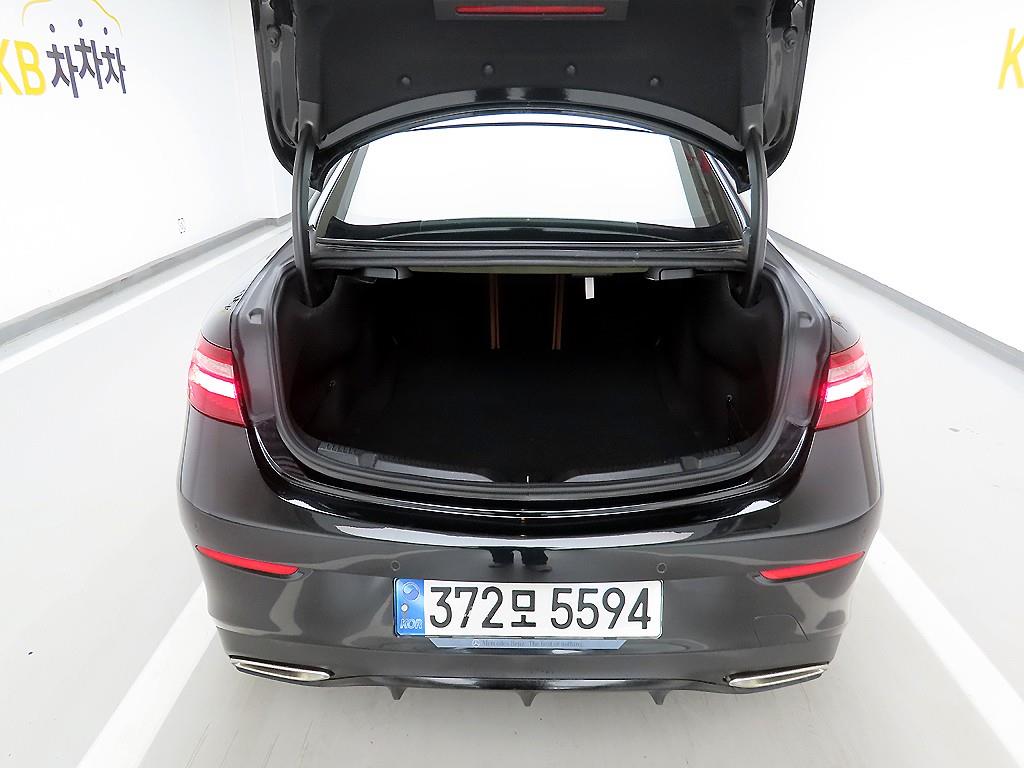 Mercedes Benz E class - Vista 5