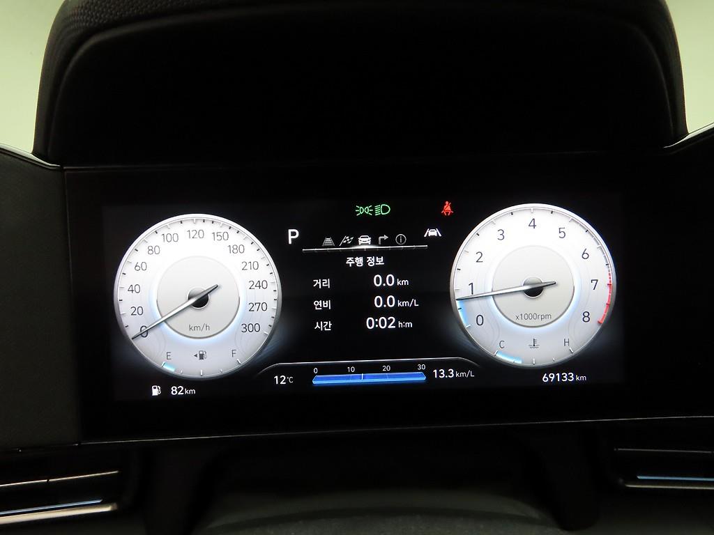 HYUNDAI Avante - Vista 5