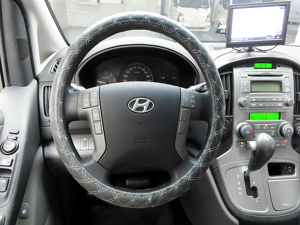 HYUNDAI Starex - Vista 7