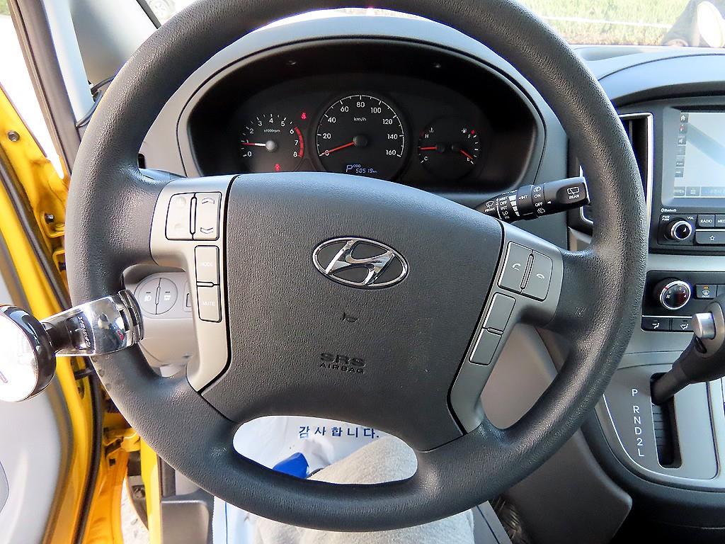 HYUNDAI Starex - Vista 9