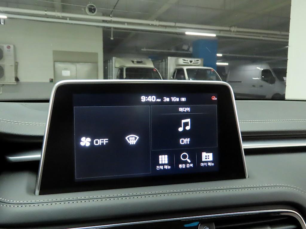 Genesis G70 - Vista 8