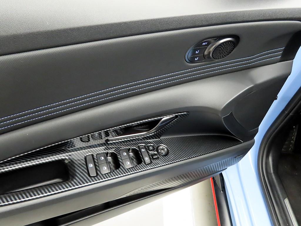 HYUNDAI Avante - Vista 11