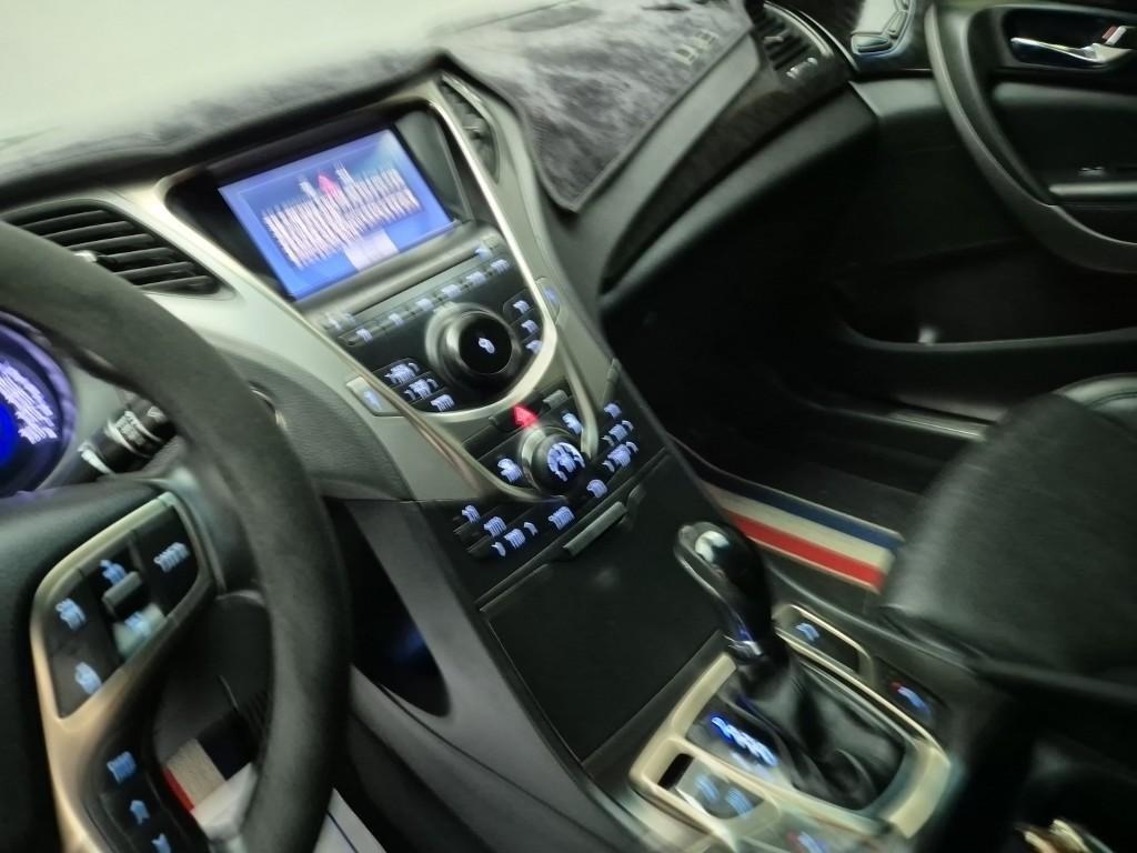 HYUNDAI Grandeur - Vista 10