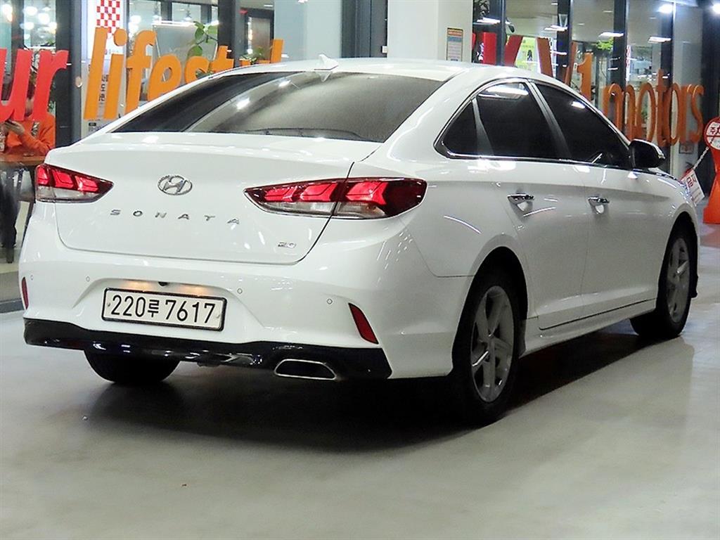 HYUNDAI Sonata - Vista 4