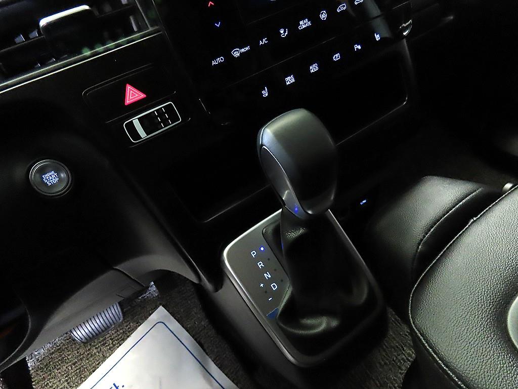 HYUNDAI Staria - Vista 12