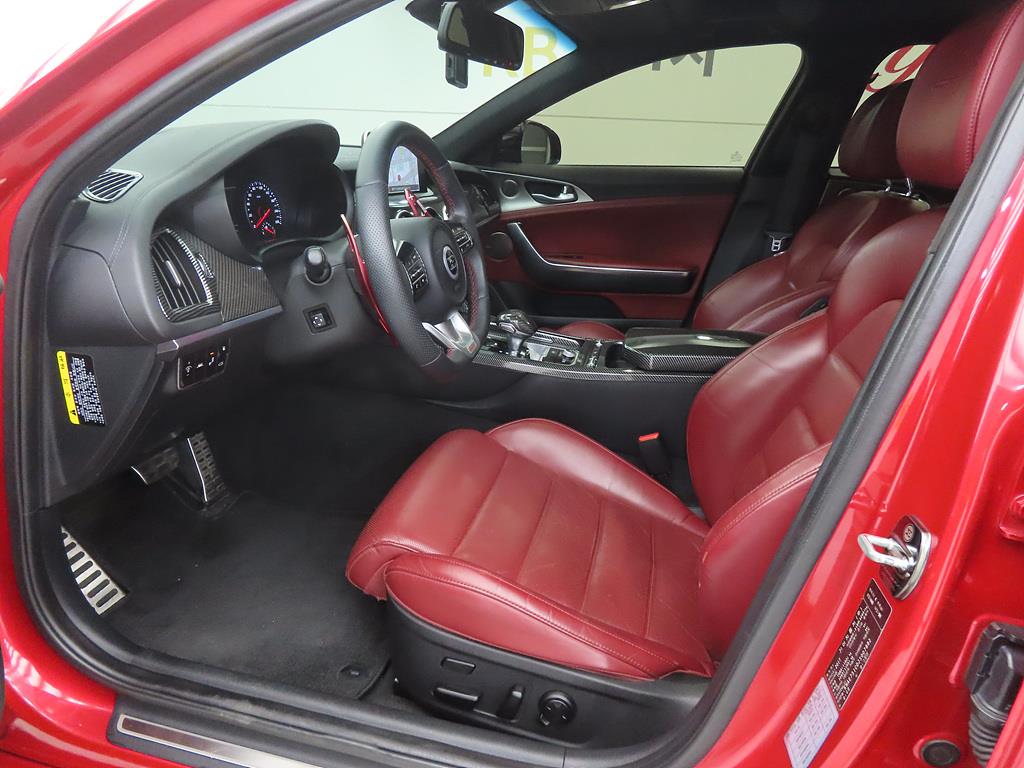 KIA Stinger - Vista 5