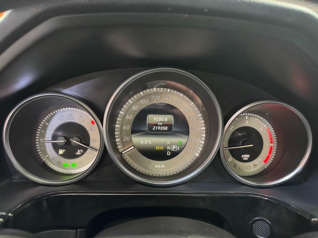 Mercedes Benz E class - Vista 9