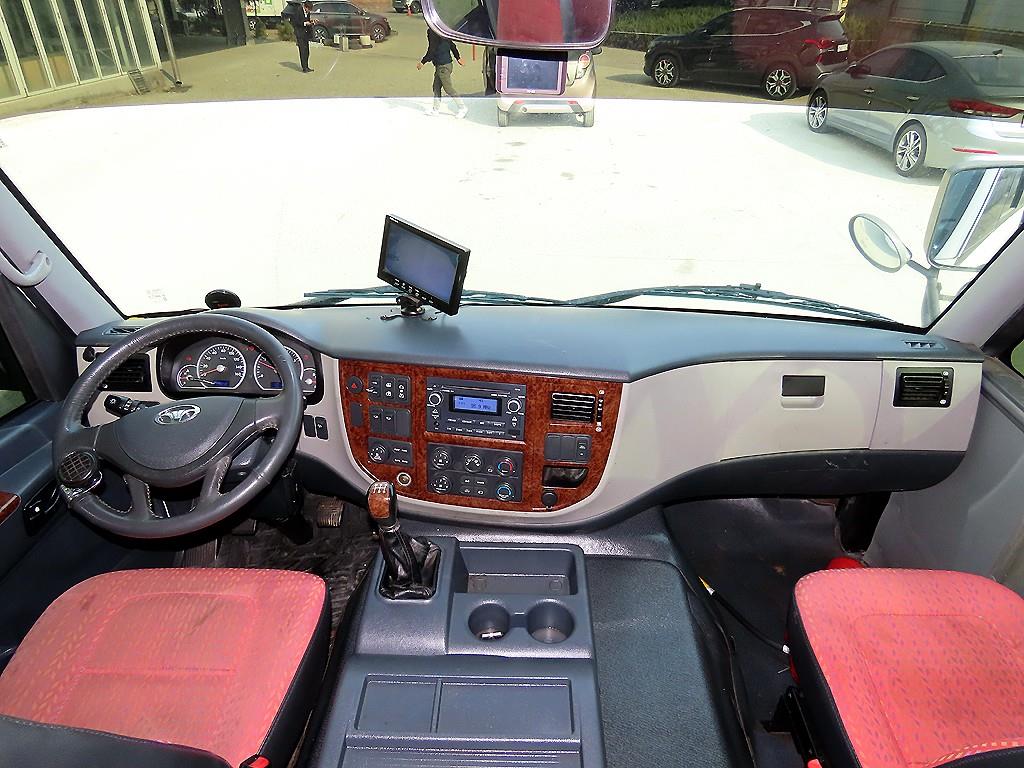 medium and large bus Medium Daewoo Bus - Vista 8