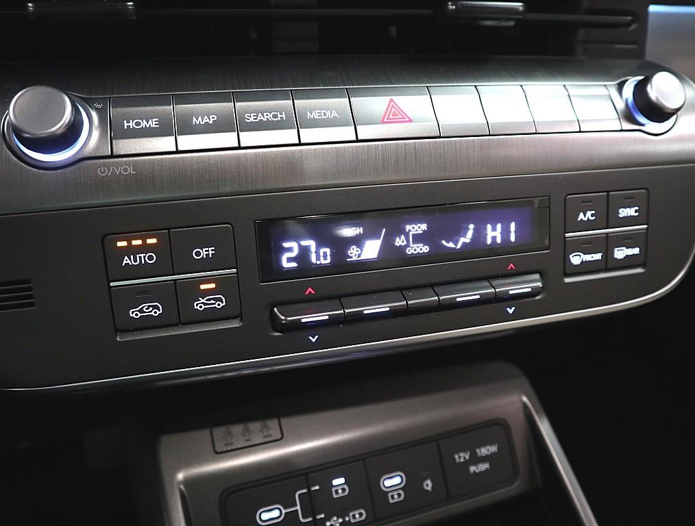 HYUNDAI Kona - Vista 12