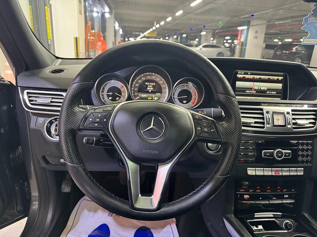 Mercedes Benz E class - Vista 8