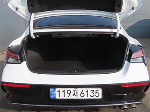 HYUNDAI Avante - Vista 10