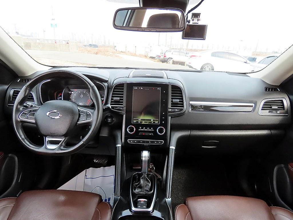 SAMSUNG QM6 - Vista 9