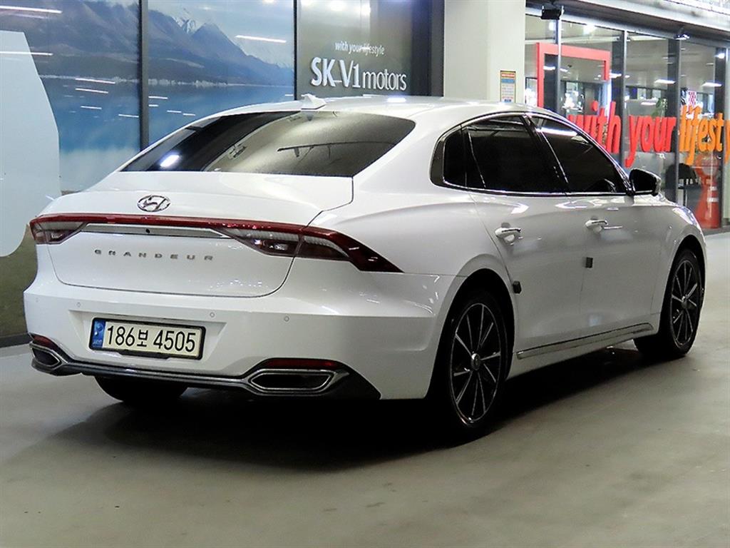 HYUNDAI Grandeur - Vista 4