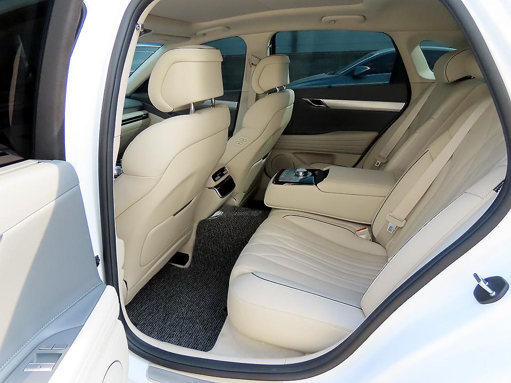 Genesis G80 - Vista 6