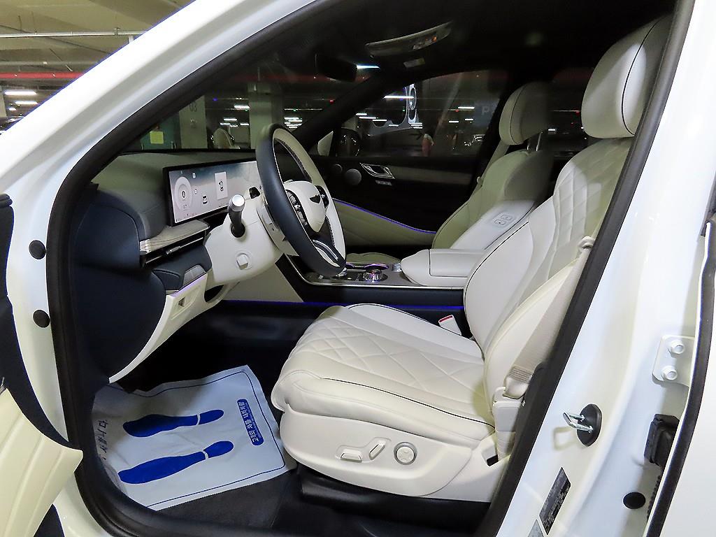 Genesis GV80 - Vista 6