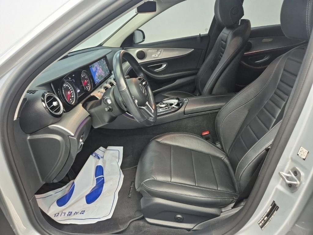 Mercedes Benz E class - Vista 11