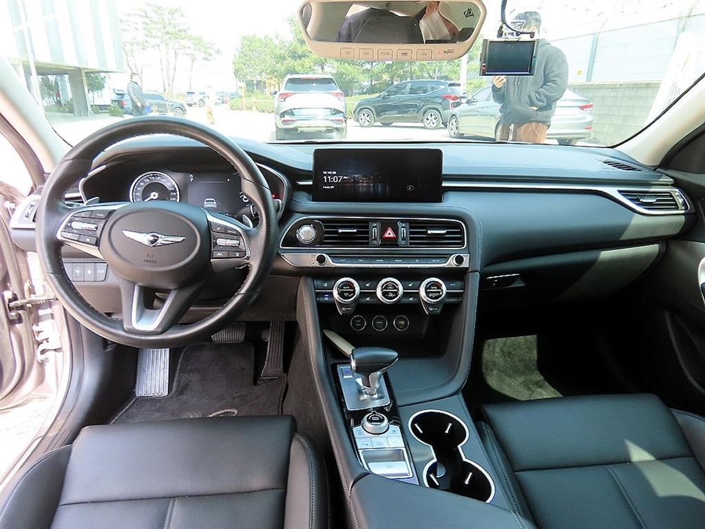 Genesis G70 - Vista 7