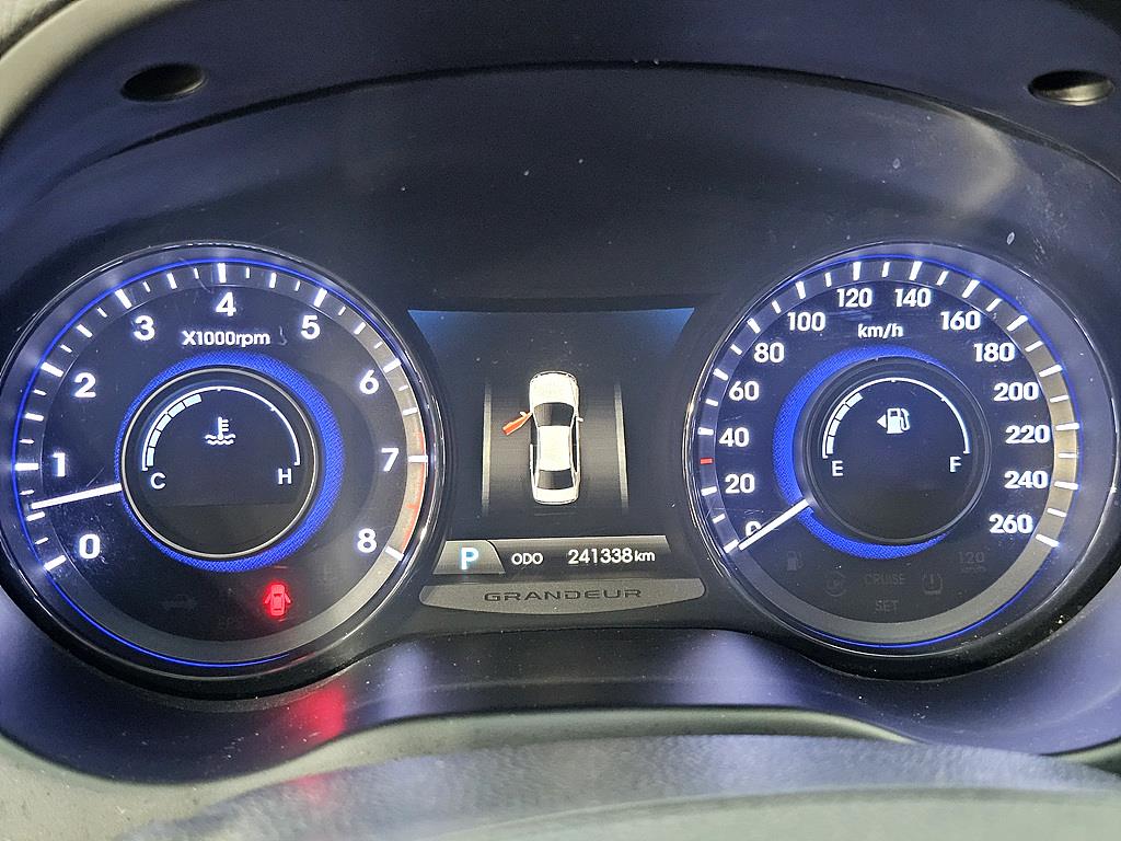 HYUNDAI Grandeur - Vista 6