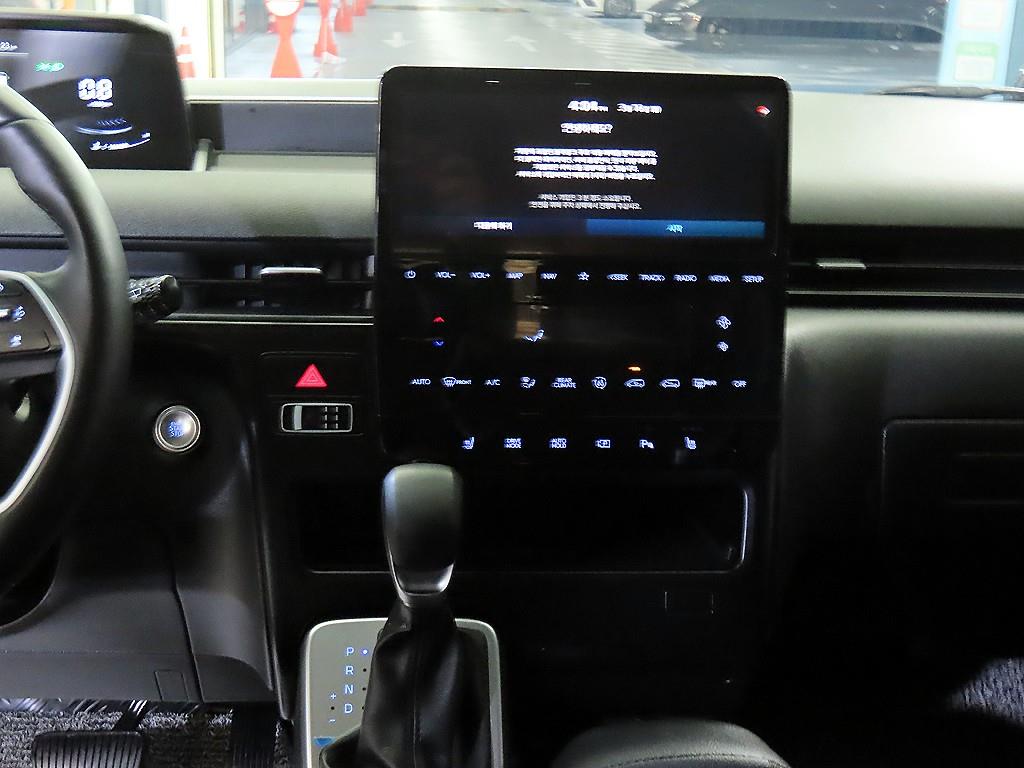 HYUNDAI Staria - Vista 11