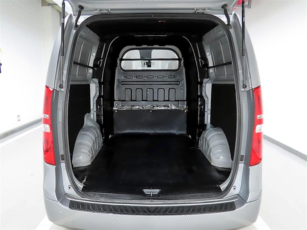 HYUNDAI Starex - Vista 5