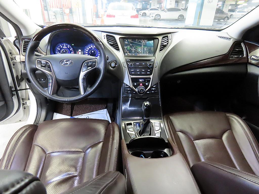 HYUNDAI Grandeur - Vista 10