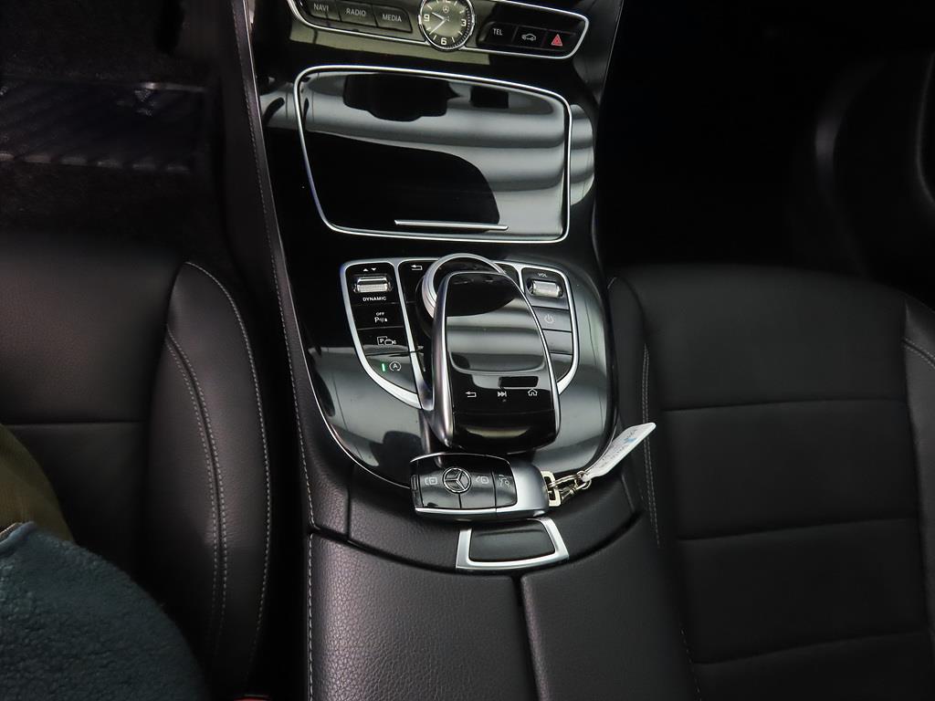 Mercedes Benz E class - Vista 11