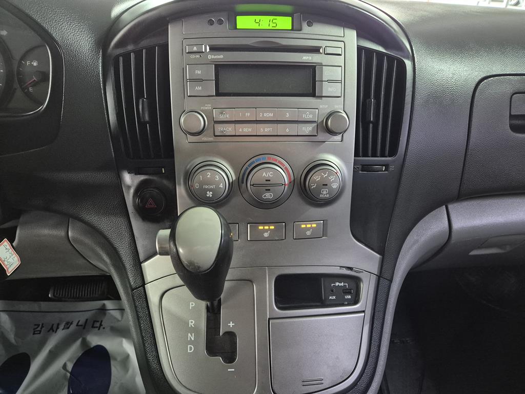 HYUNDAI Starex - Vista 9