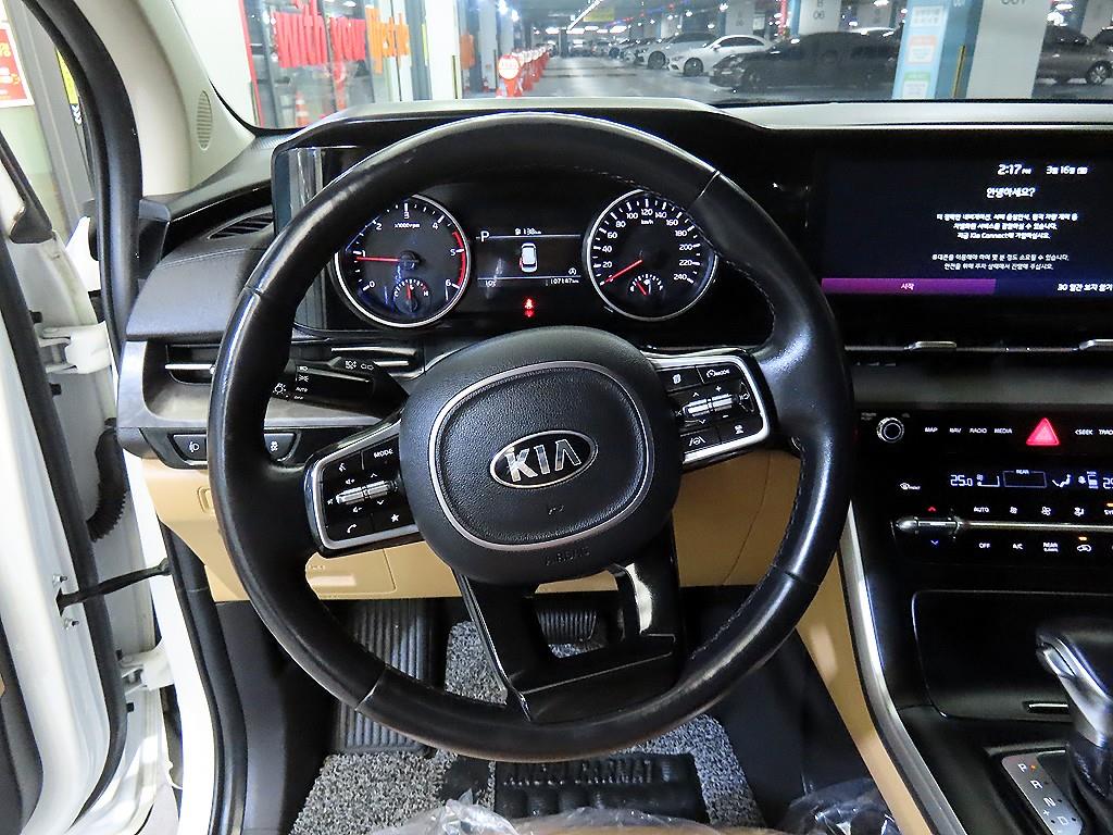 KIA Carnival - Vista 8