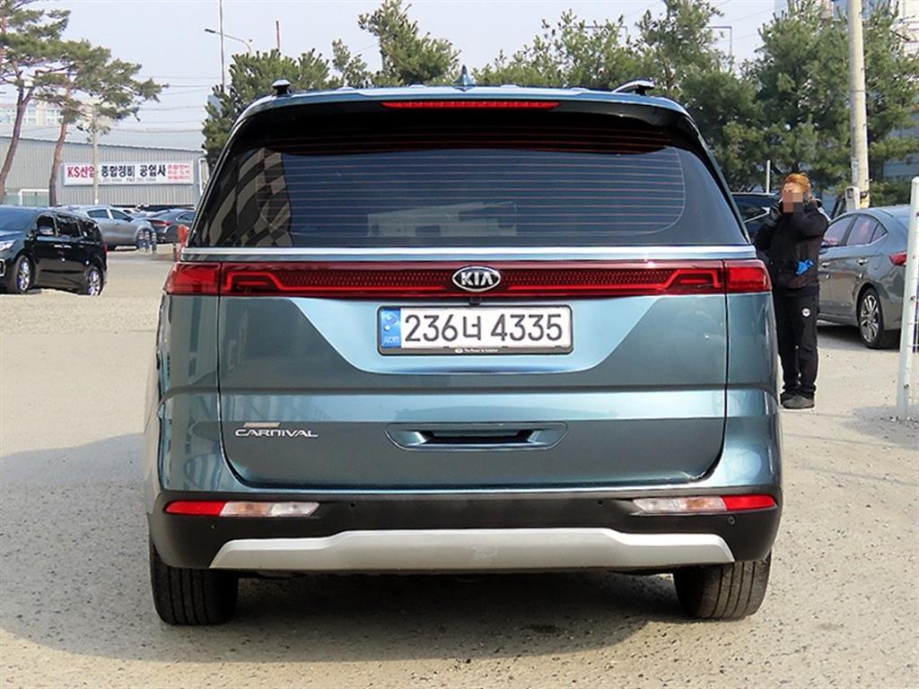 KIA Carnival - Vista 4