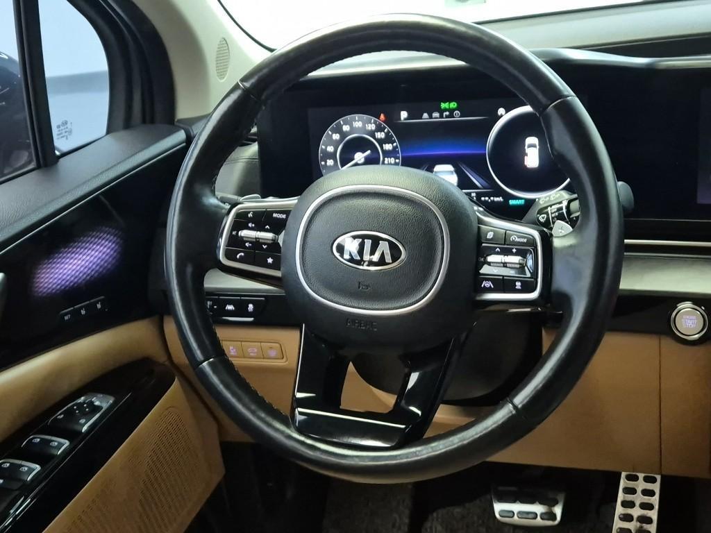 KIA Carnival - Vista 8