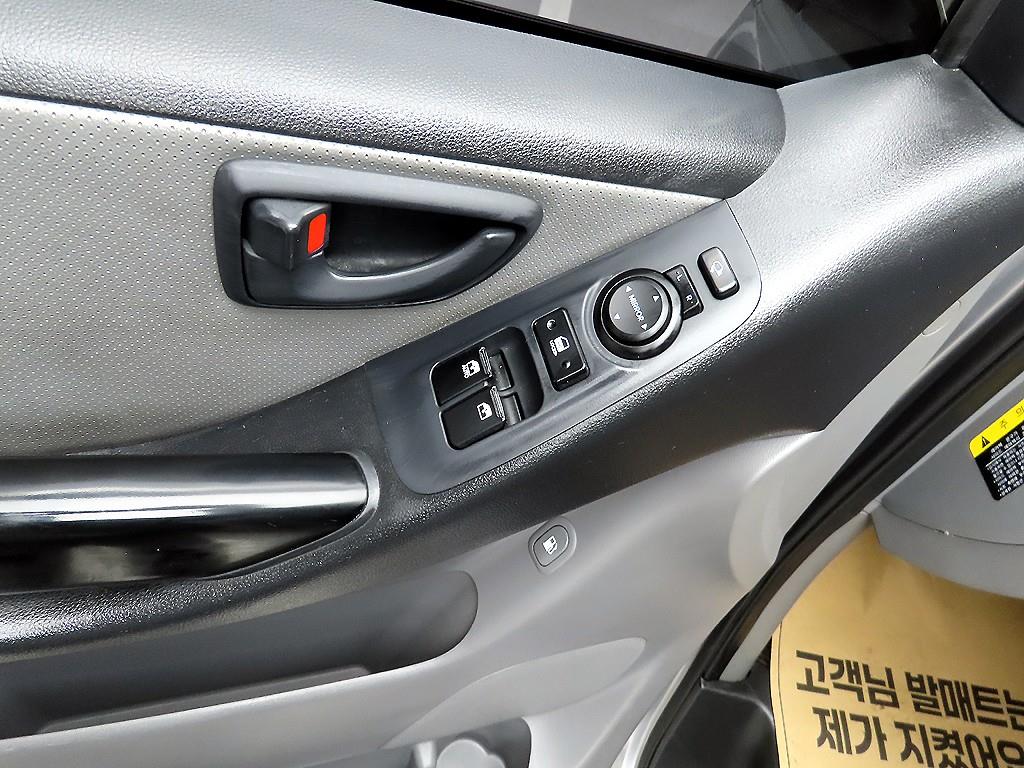 HYUNDAI Starex - Vista 11