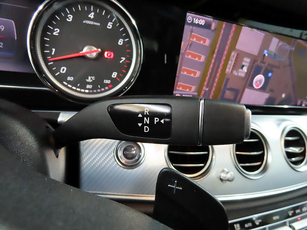 Mercedes Benz E class - Vista 10