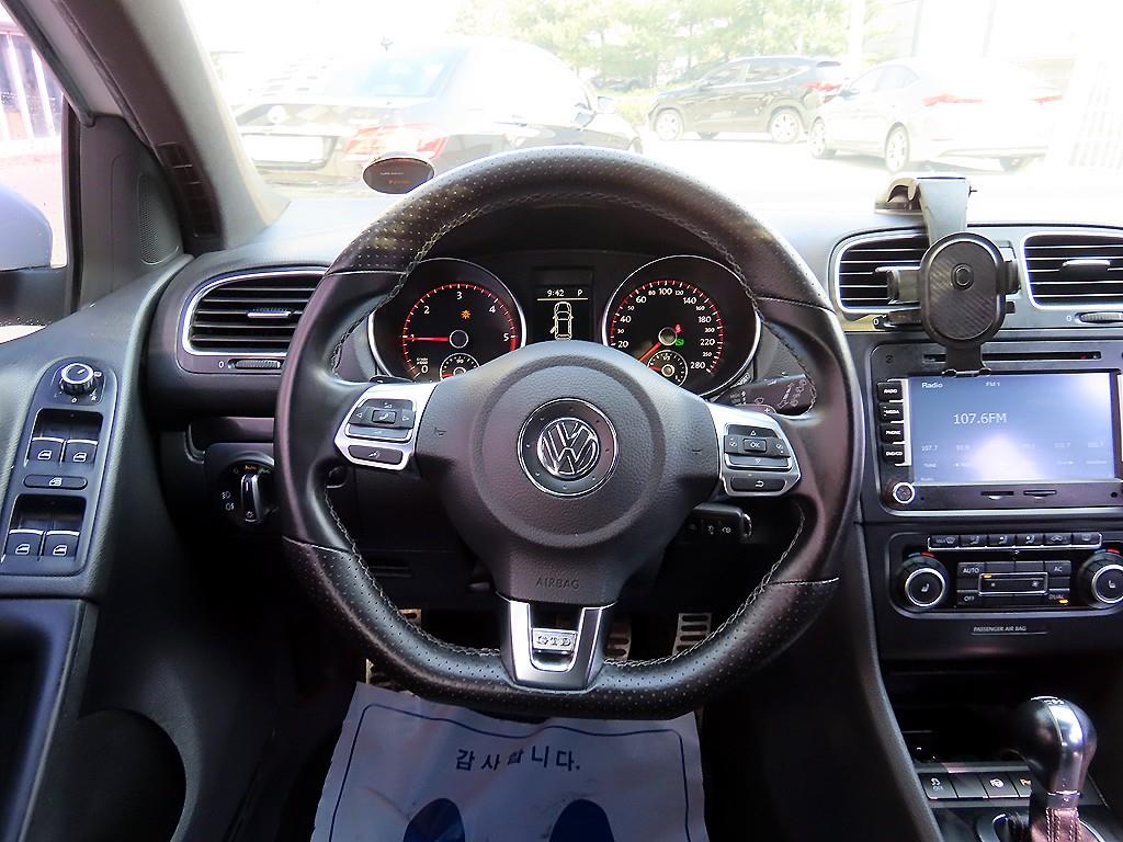 Volkswagen Golf - Vista 8