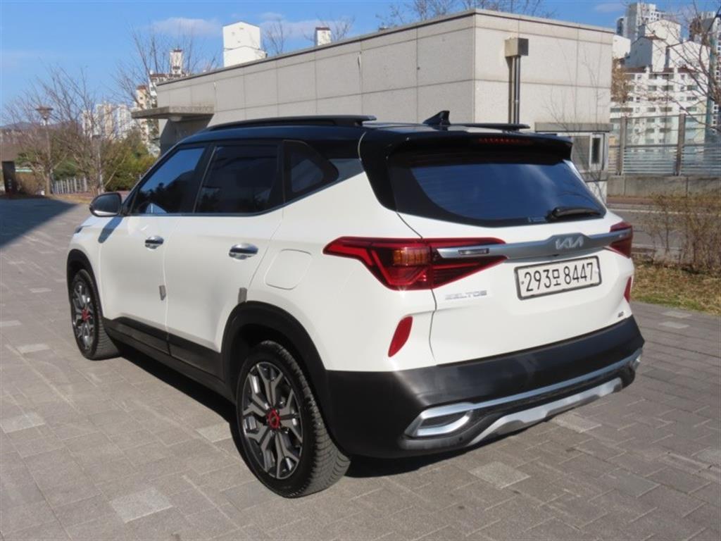 KIA Seltos - Vista 7