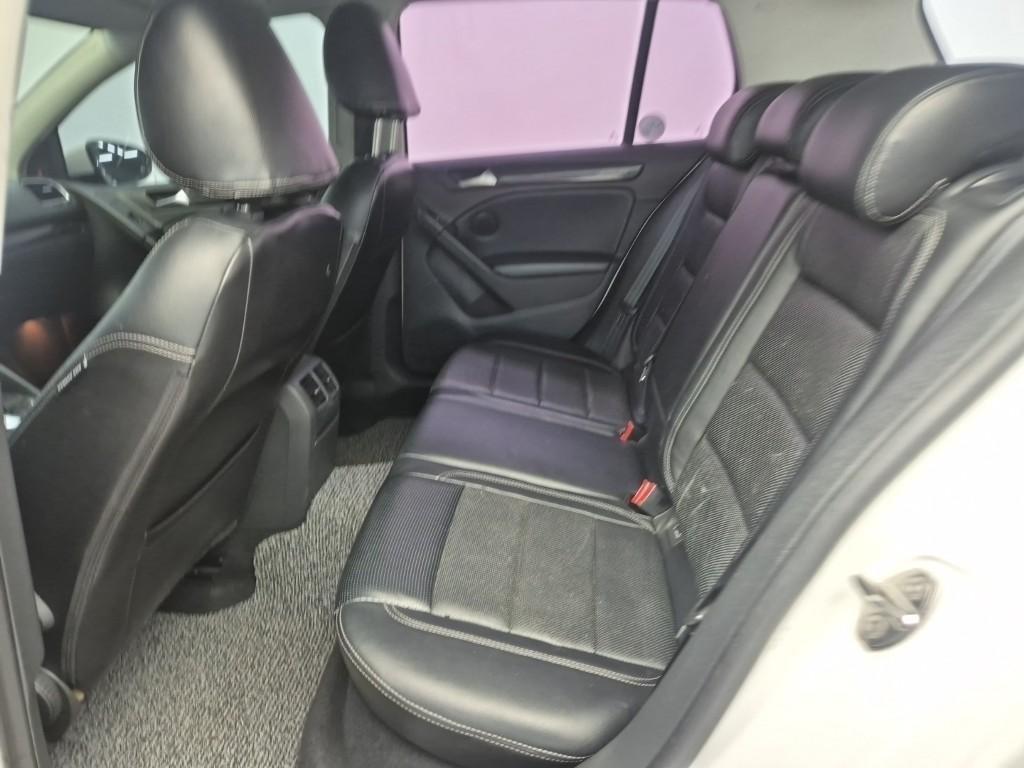 Volkswagen Golf - Vista 12