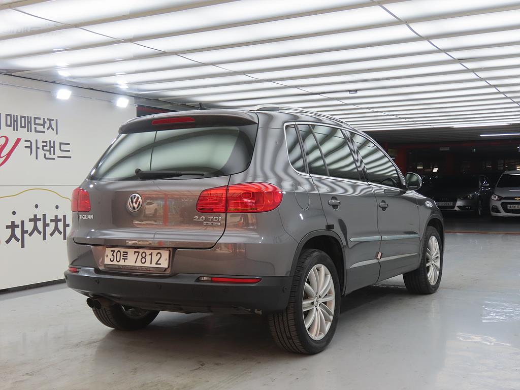 Volkswagen Tiguan - Vista 4