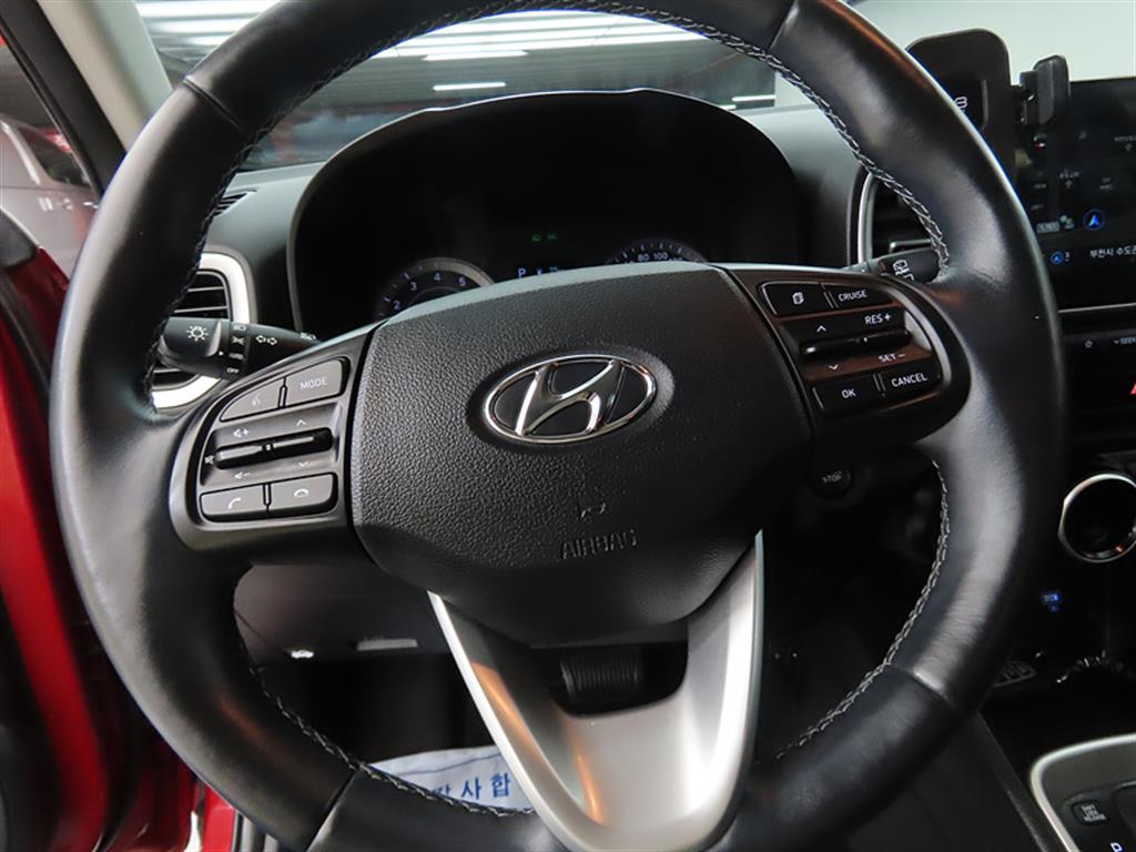 HYUNDAI Venue - Vista 8
