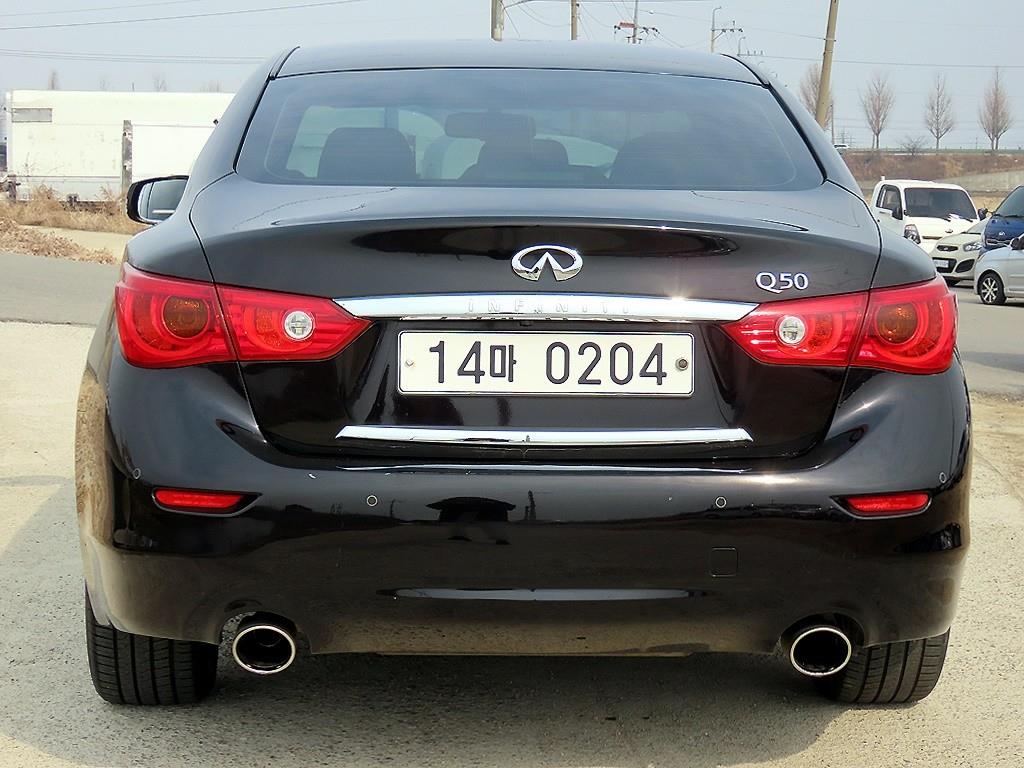 Infiniti Q - Vista 4