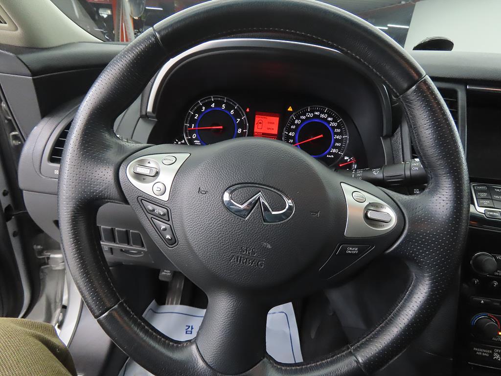 Infiniti FX - Vista 8