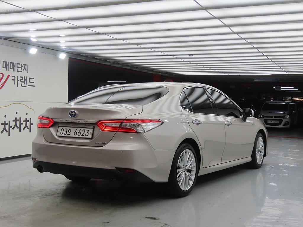 Toyota Camry - Vista 4