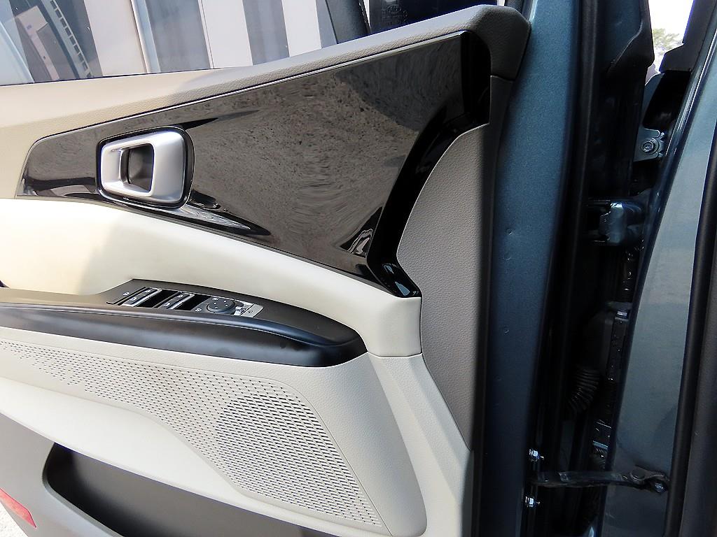 KIA Carnival - Vista 11