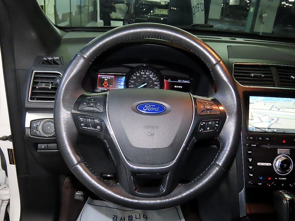 Ford Explorer - Vista 8